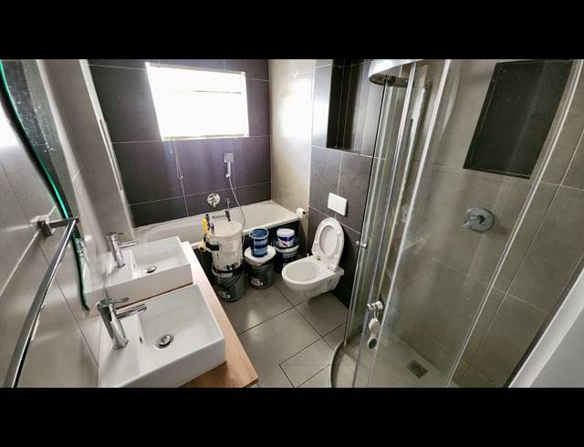 2 BEDROOM APARTMENT TO LET IN TOWNSEND ESTATE